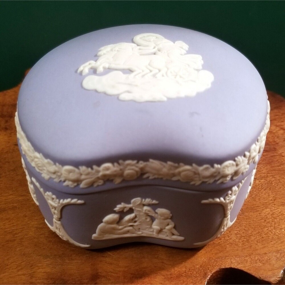 Wedgwood Jasperware Blue Heart Shaped Box Classical Chariot & Cherubs Motif